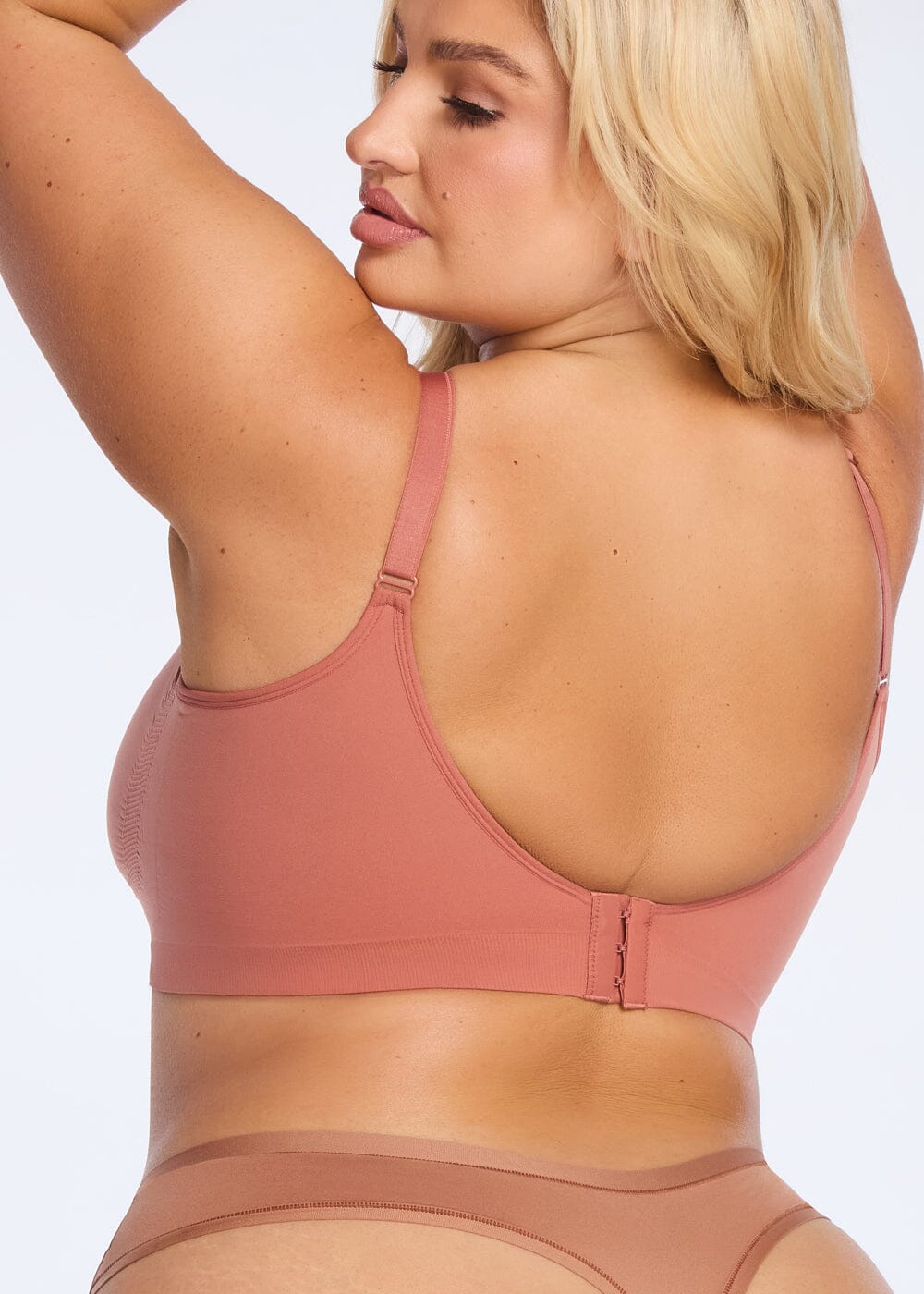 SmoothingSeamless Wireless Scoop Bra