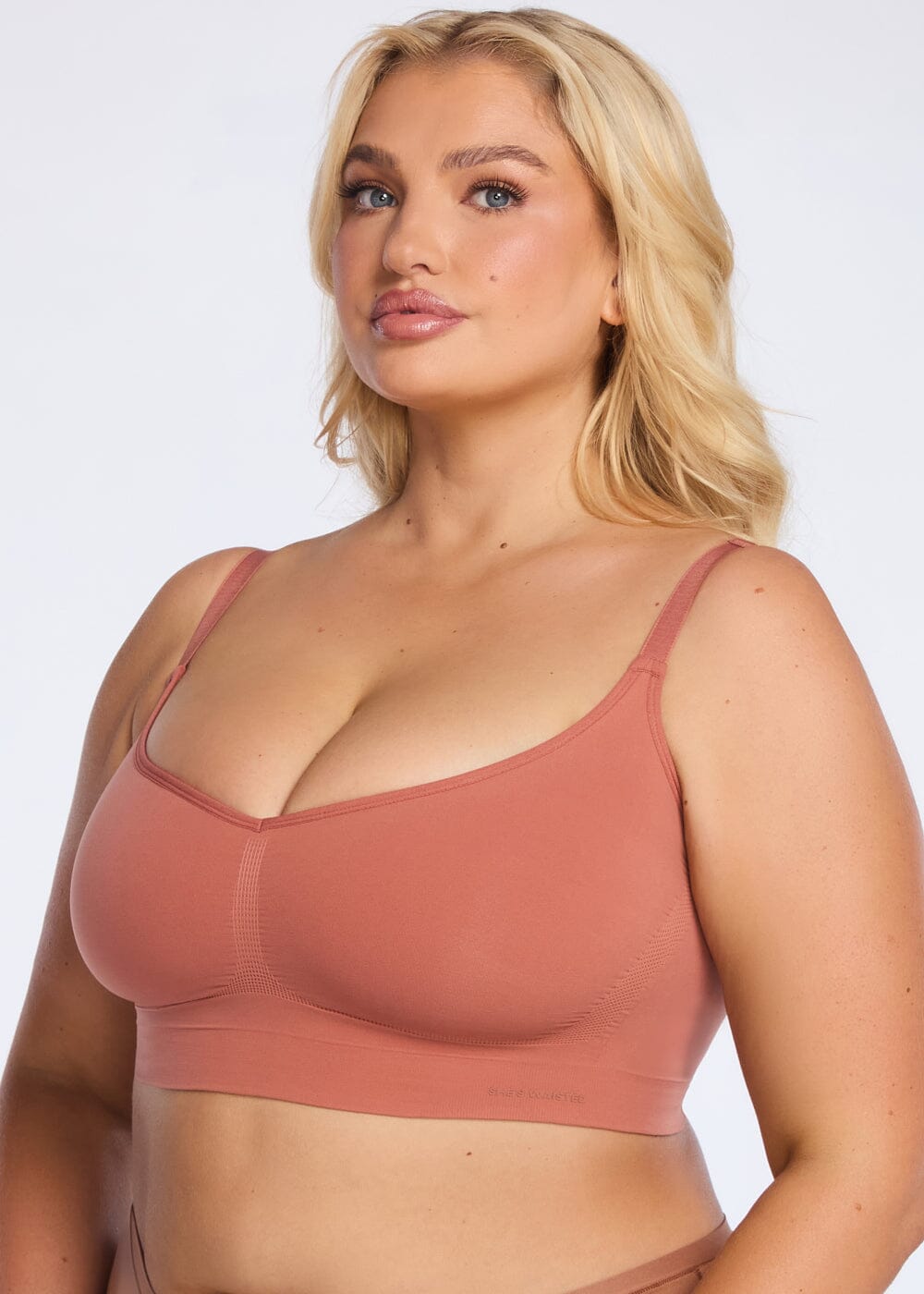 SmoothingSeamless Wireless Scoop Bra